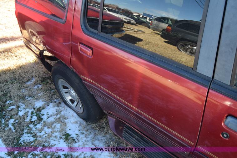 image for item BO9589 1998 Mercury Mountaineer SUV