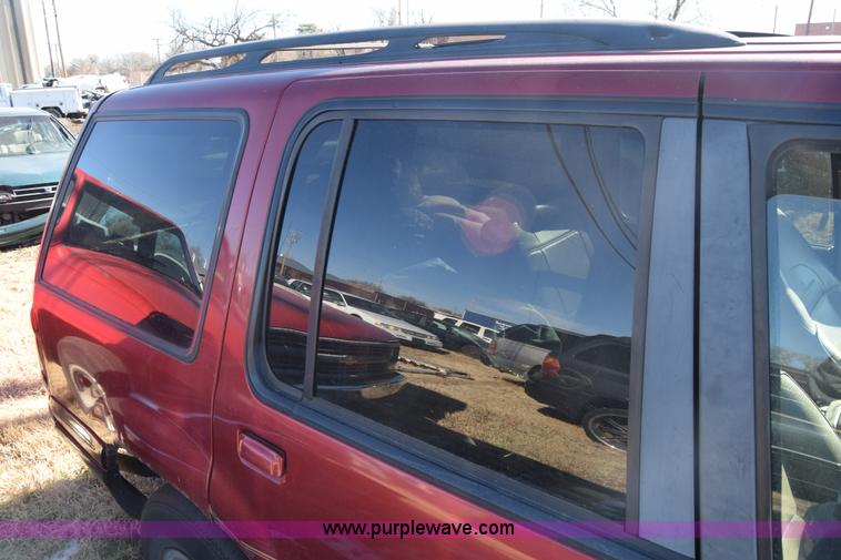 image for item BO9589 1998 Mercury Mountaineer SUV