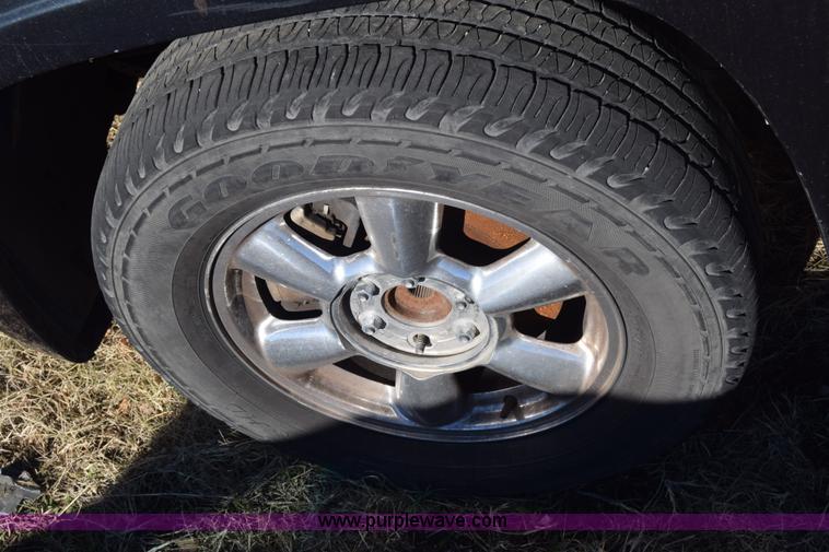 image for item BO9595 2003 GMC Envoy XL SUV