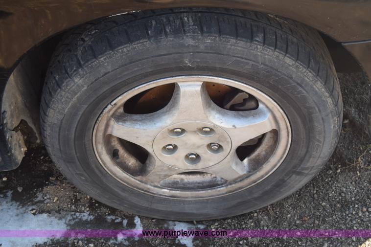 image for item BO9599 1997 Ford Taurus SHO