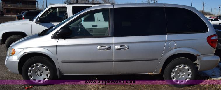 image for item BO9600 2002 Chrysler Voyager LX van
