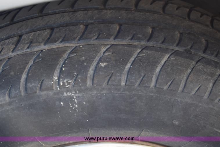 image for item BO9600 2002 Chrysler Voyager LX van