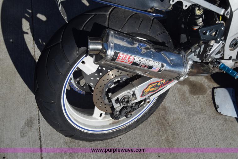 image for item BO9602 2002 Suzuki GSX-R600 motorcycle