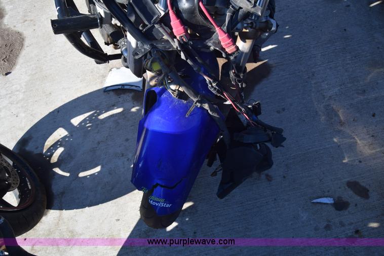 image for item BO9602 2002 Suzuki GSX-R600 motorcycle