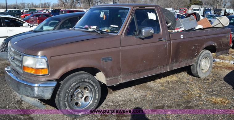 image for item BO9604 1992 Ford F150 pickup truck