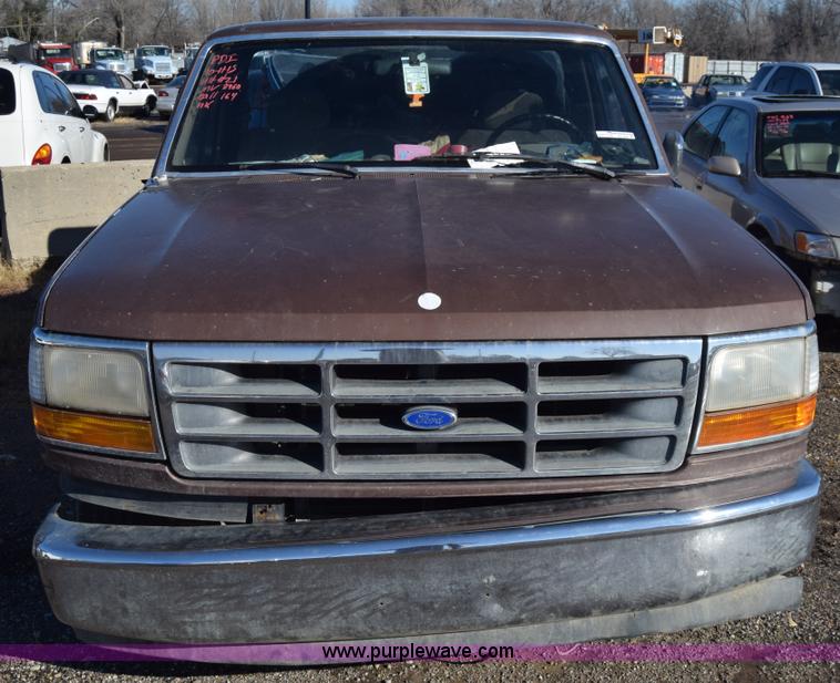 image for item BO9604 1992 Ford F150 pickup truck