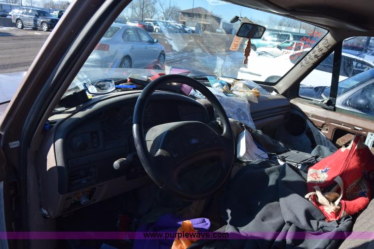 image for item BO9604 1992 Ford F150 pickup truck