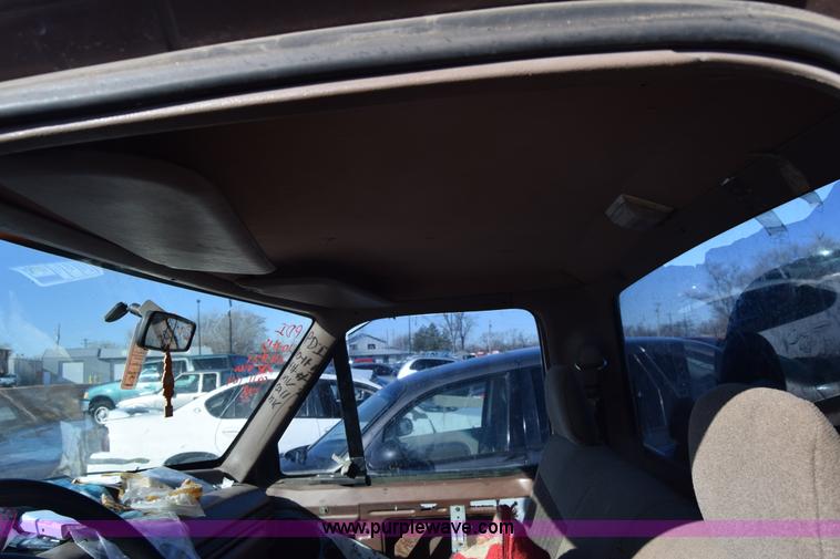 image for item BO9604 1992 Ford F150 pickup truck