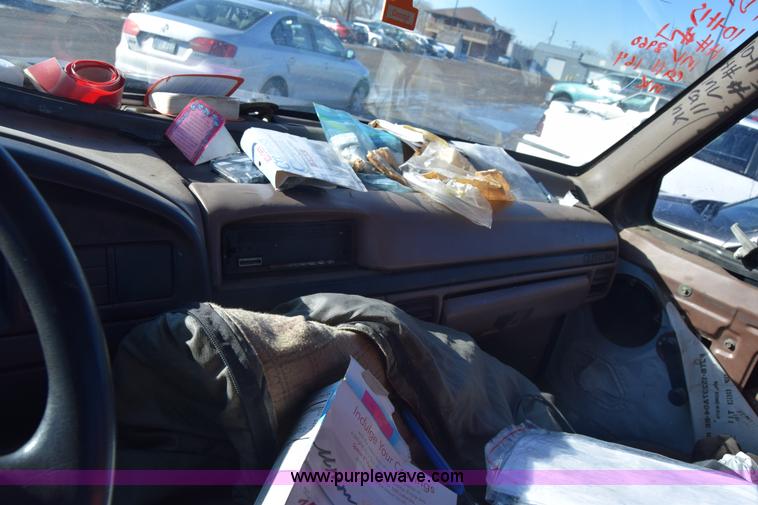 image for item BO9604 1992 Ford F150 pickup truck