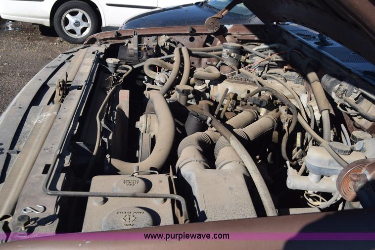 image for item BO9604 1992 Ford F150 pickup truck