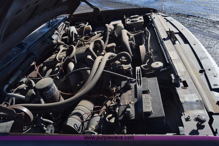 image for item BO9604 1992 Ford F150 pickup truck