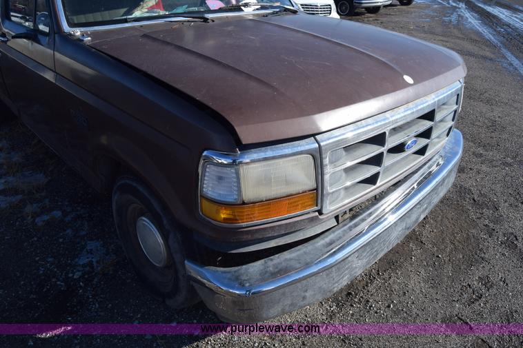 image for item BO9604 1992 Ford F150 pickup truck