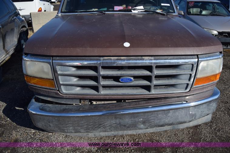 image for item BO9604 1992 Ford F150 pickup truck