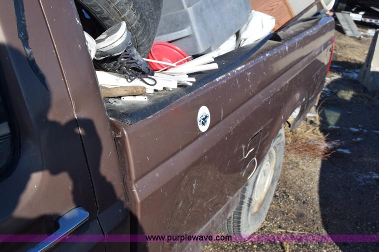 image for item BO9604 1992 Ford F150 pickup truck