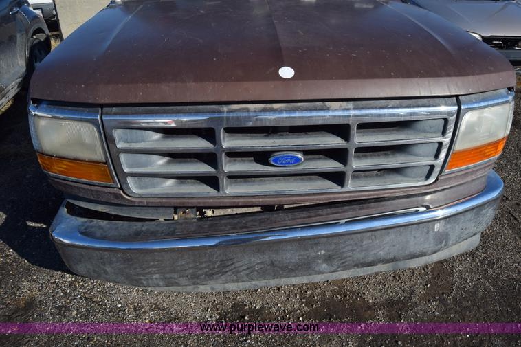 image for item BO9604 1992 Ford F150 pickup truck