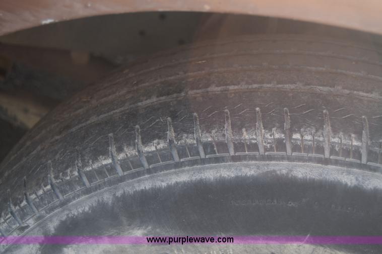 image for item BO9604 1992 Ford F150 pickup truck