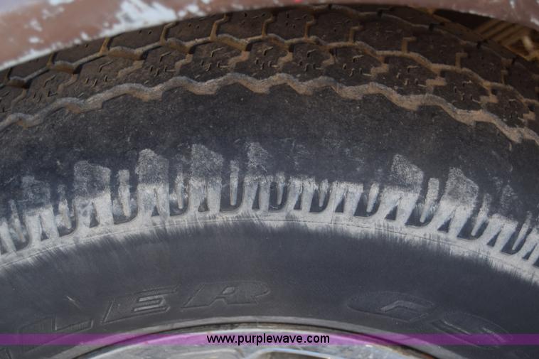 image for item BO9604 1992 Ford F150 pickup truck