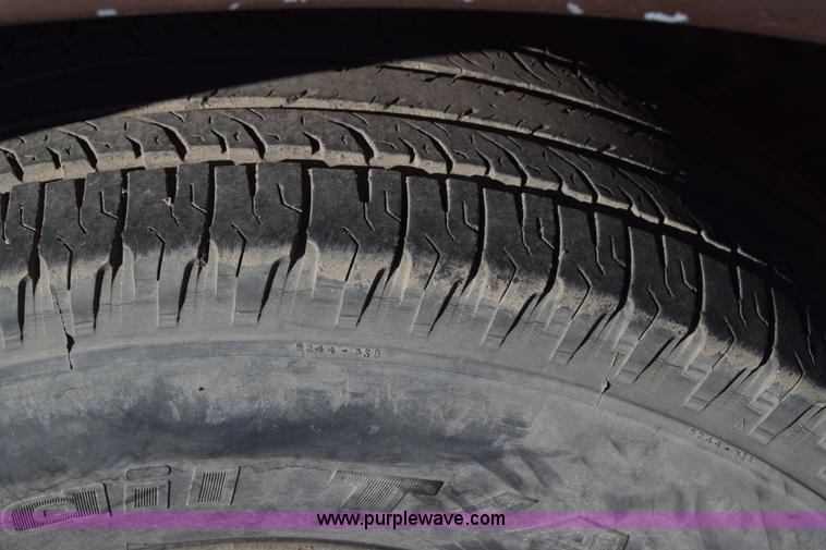 image for item BO9604 1992 Ford F150 pickup truck