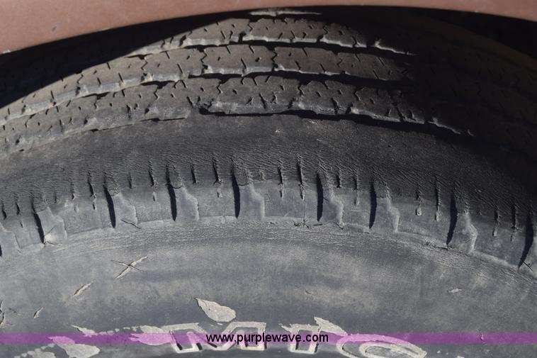 image for item BO9604 1992 Ford F150 pickup truck