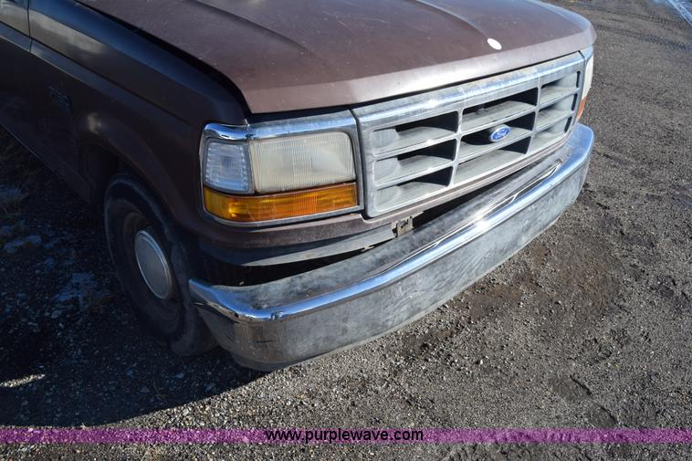image for item BO9604 1992 Ford F150 pickup truck