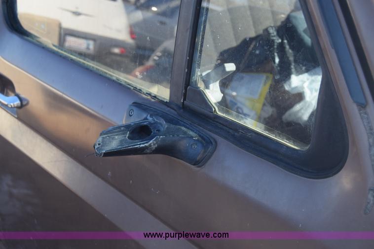 image for item BO9604 1992 Ford F150 pickup truck