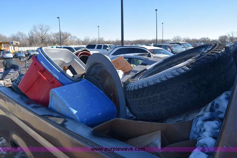 image for item BO9604 1992 Ford F150 pickup truck