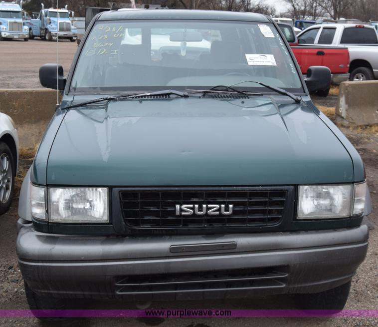image for item J7077 1996 Isuzu Trooper SUV