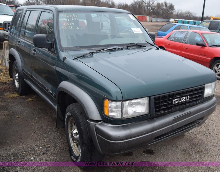 image for item J7077 1996 Isuzu Trooper SUV