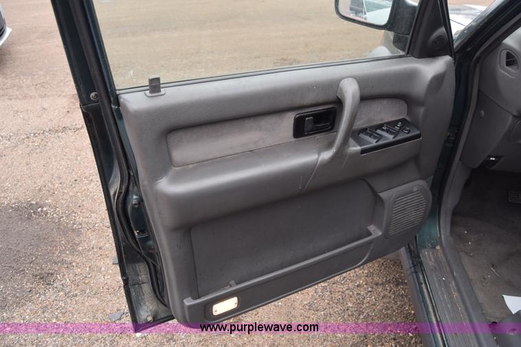 image for item J7077 1996 Isuzu Trooper SUV