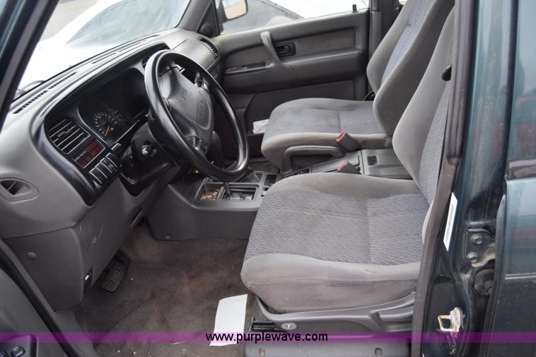 image for item J7077 1996 Isuzu Trooper SUV