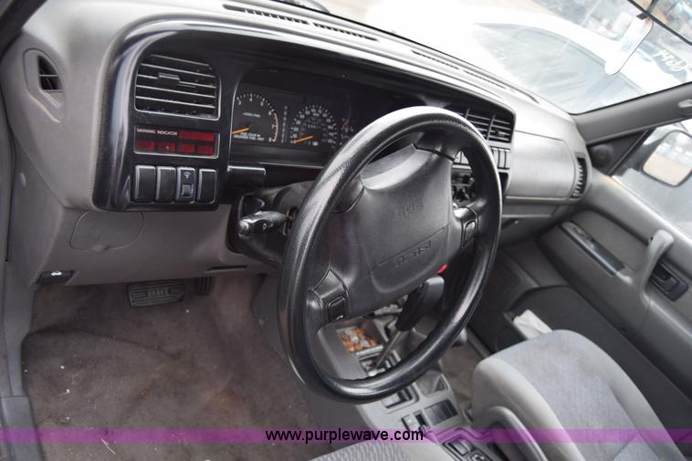 image for item J7077 1996 Isuzu Trooper SUV