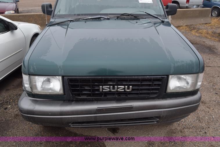 image for item J7077 1996 Isuzu Trooper SUV