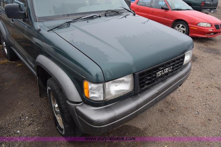 image for item J7077 1996 Isuzu Trooper SUV