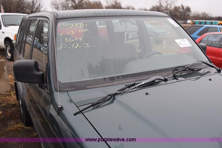 image for item J7077 1996 Isuzu Trooper SUV