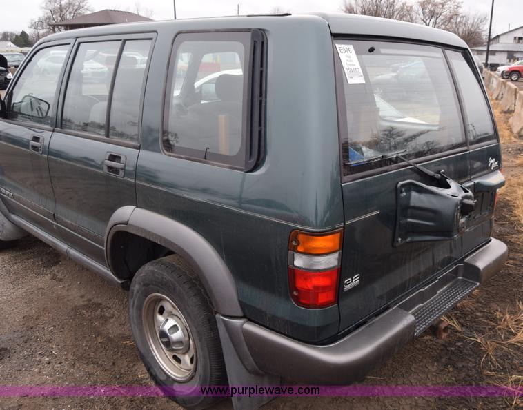 image for item J7077 1996 Isuzu Trooper SUV