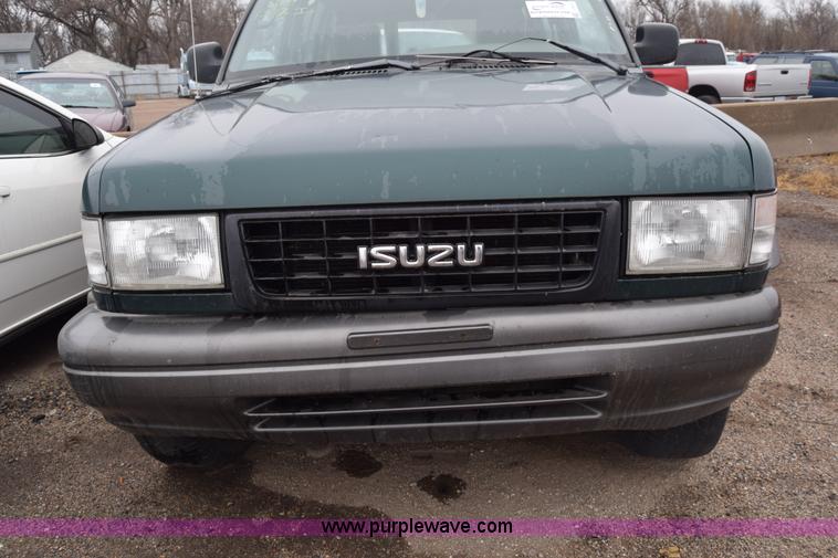 image for item J7077 1996 Isuzu Trooper SUV