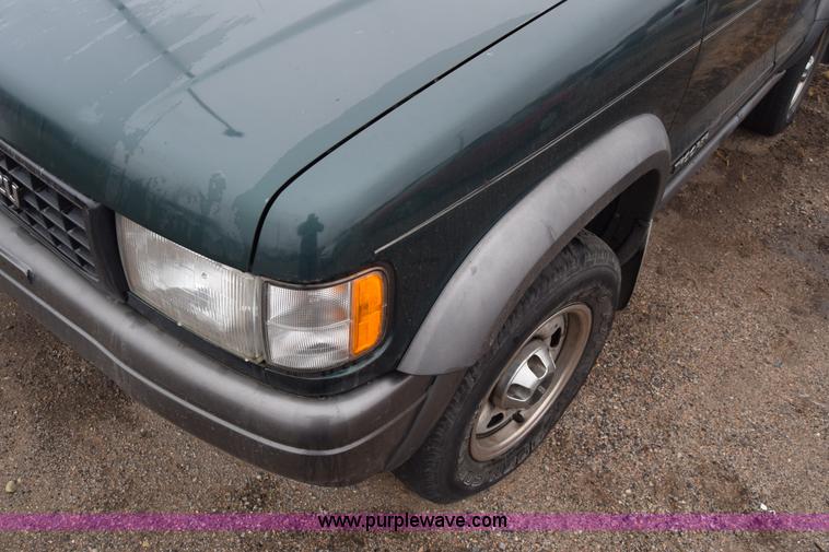 image for item J7077 1996 Isuzu Trooper SUV