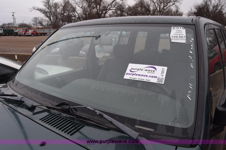 image for item J7077 1996 Isuzu Trooper SUV