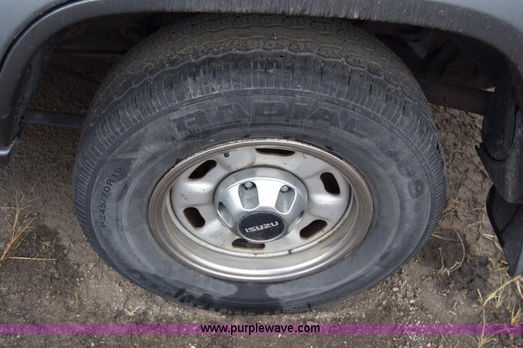 image for item J7077 1996 Isuzu Trooper SUV