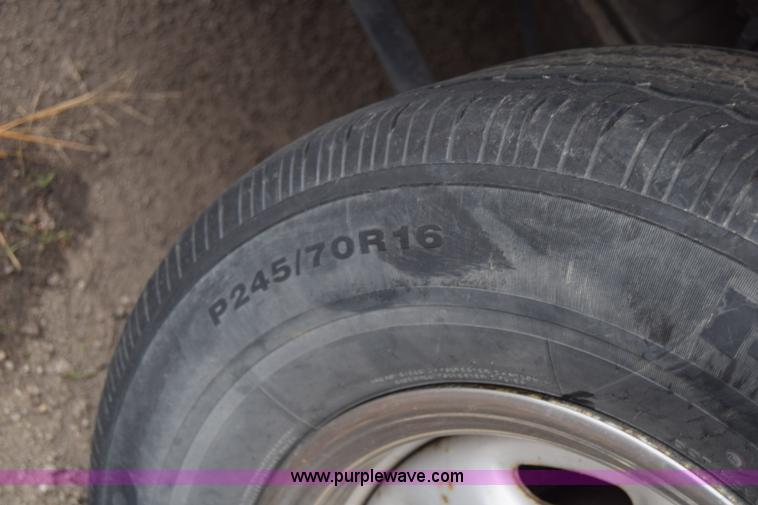 image for item J7077 1996 Isuzu Trooper SUV