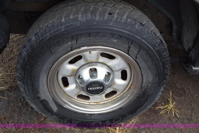 image for item J7077 1996 Isuzu Trooper SUV