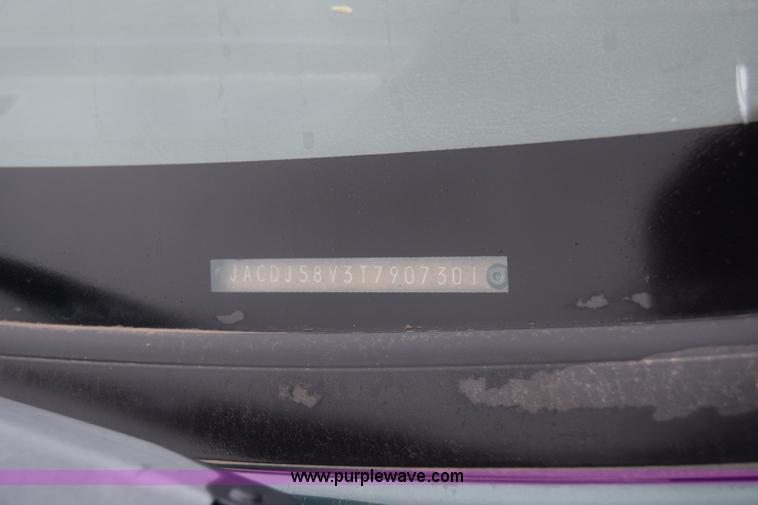 image for item J7077 1996 Isuzu Trooper SUV