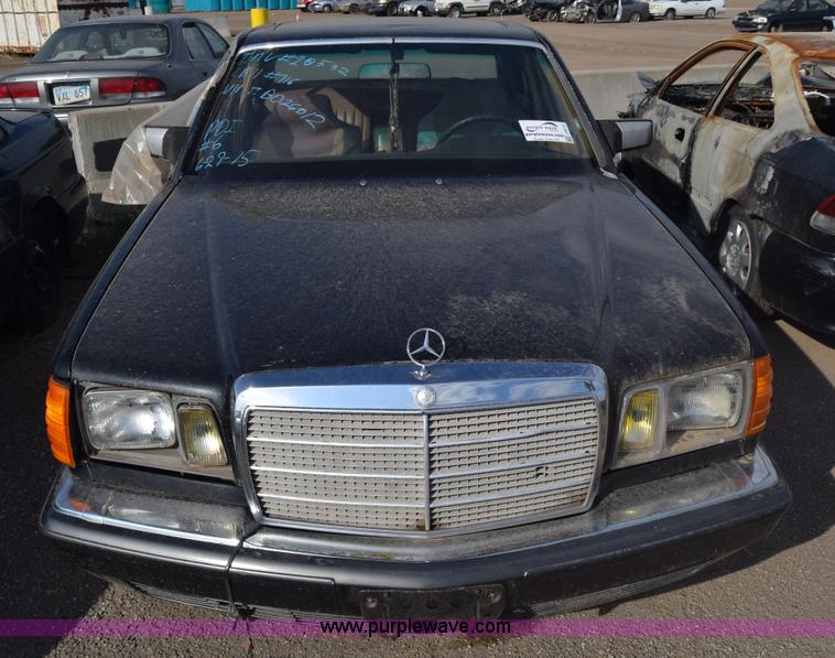image for item J8010 1982 Mercedes Benz 300 SD