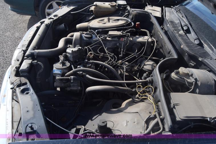 image for item J8010 1982 Mercedes Benz 300 SD