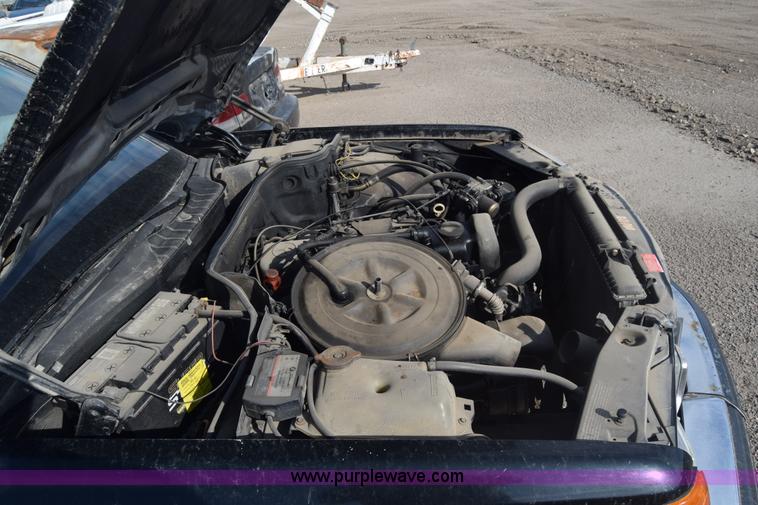 image for item J8010 1982 Mercedes Benz 300 SD