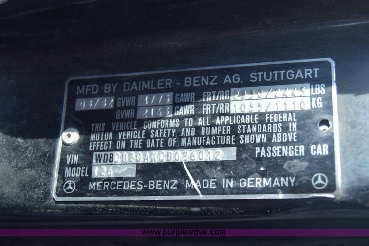 image for item J8010 1982 Mercedes Benz 300 SD