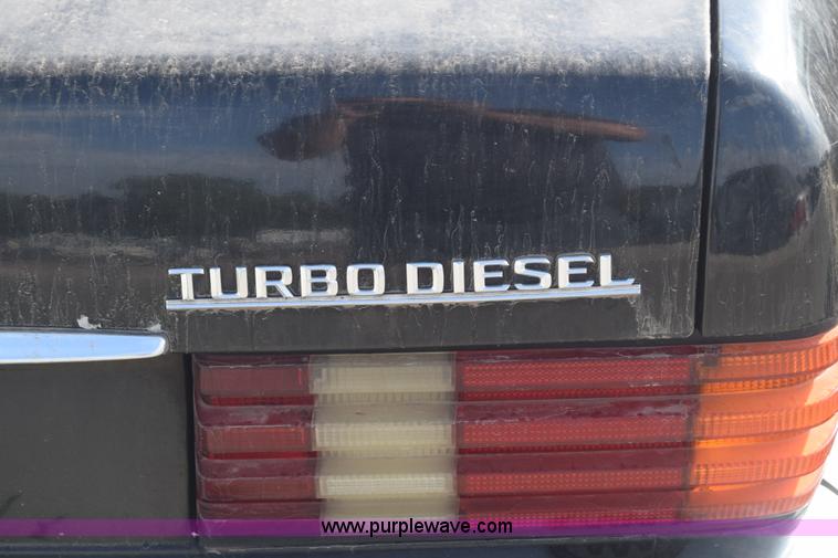 image for item J8010 1982 Mercedes Benz 300 SD