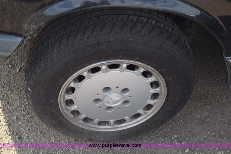 image for item J8010 1982 Mercedes Benz 300 SD