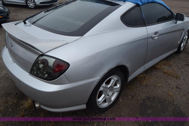 image for item K4823 2003 Hyundai Tiburon GT SUV