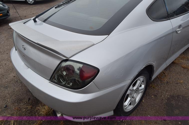 image for item K4823 2003 Hyundai Tiburon GT SUV